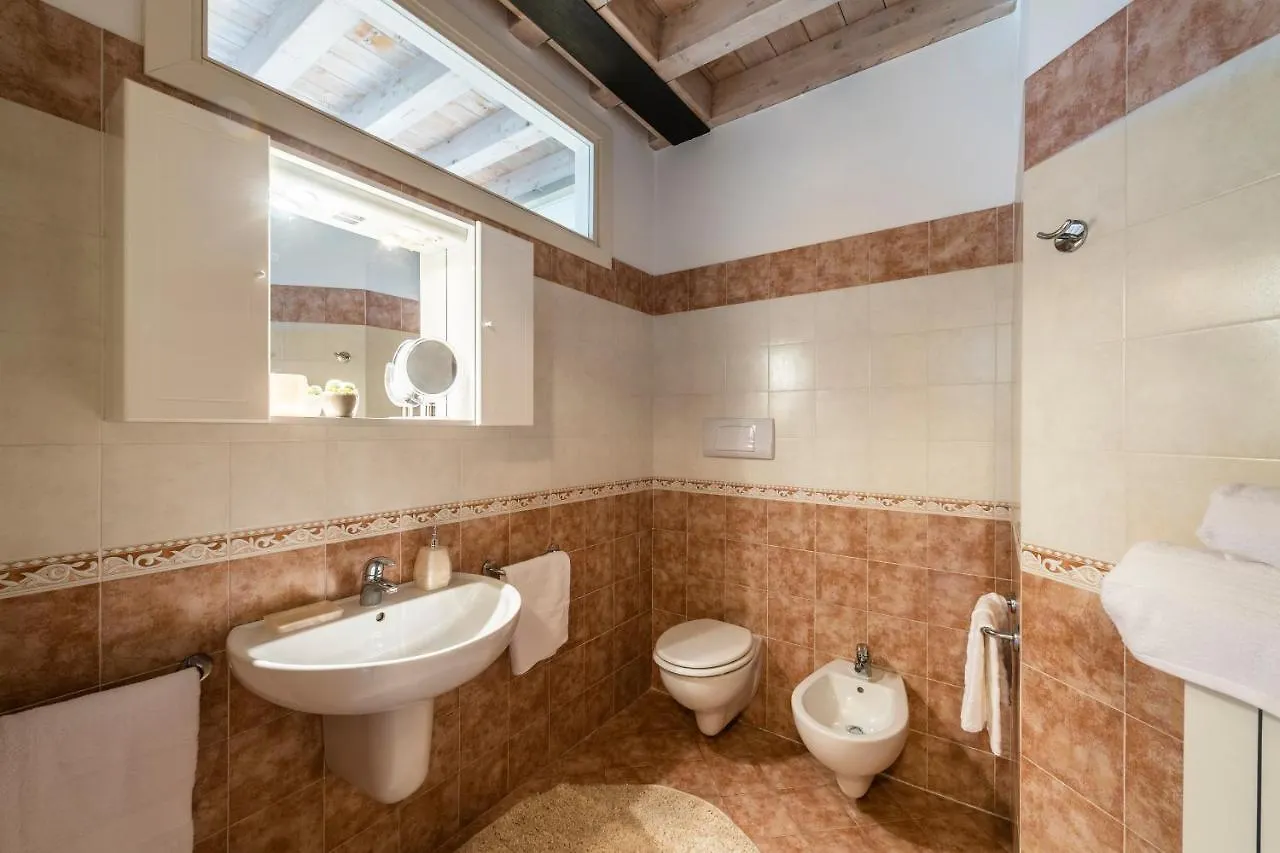 Flowers Apartments Desenzano del Garda Aparthotel