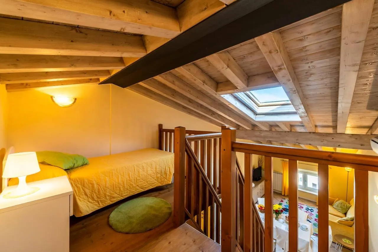 Aparthotel Flowers Apartments Desenzano del Garda