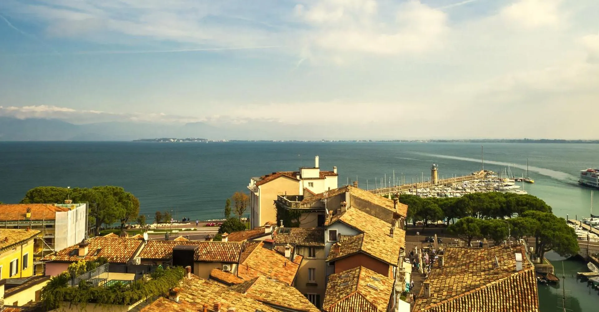 **** Lägenhetshotell Flowers Apartments Desenzano del Garda Italien