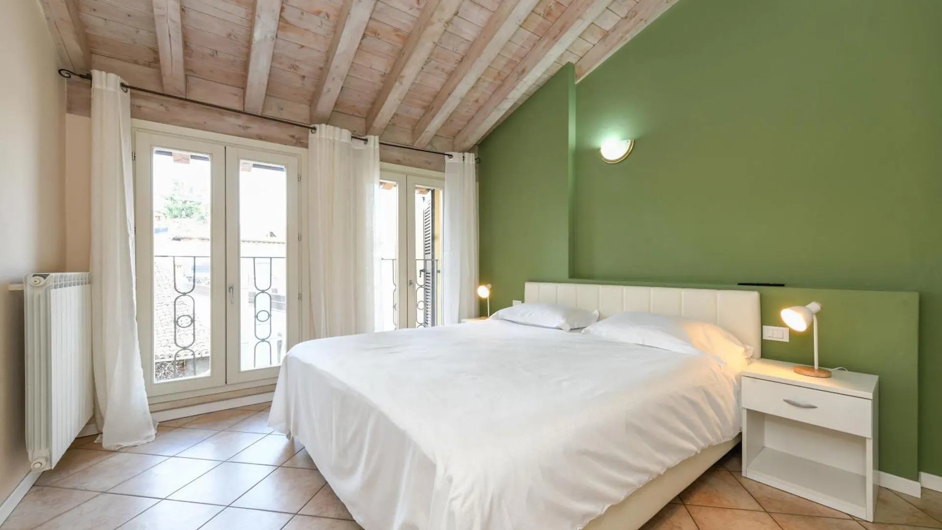 **** Lägenhetshotell Flowers Apartments Desenzano del Garda Italien