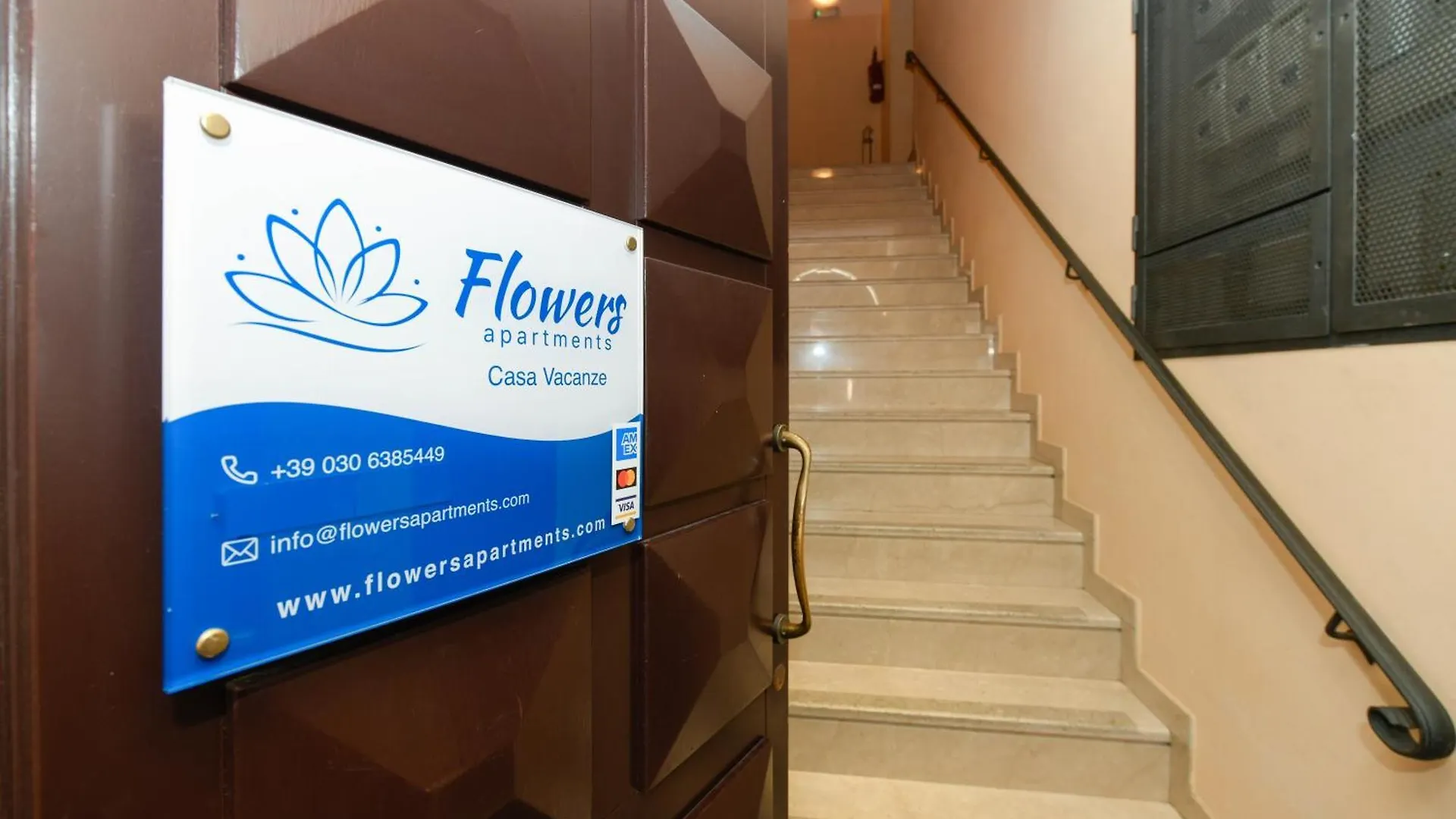Aparthotel Flowers Apartments Desenzano del Garda