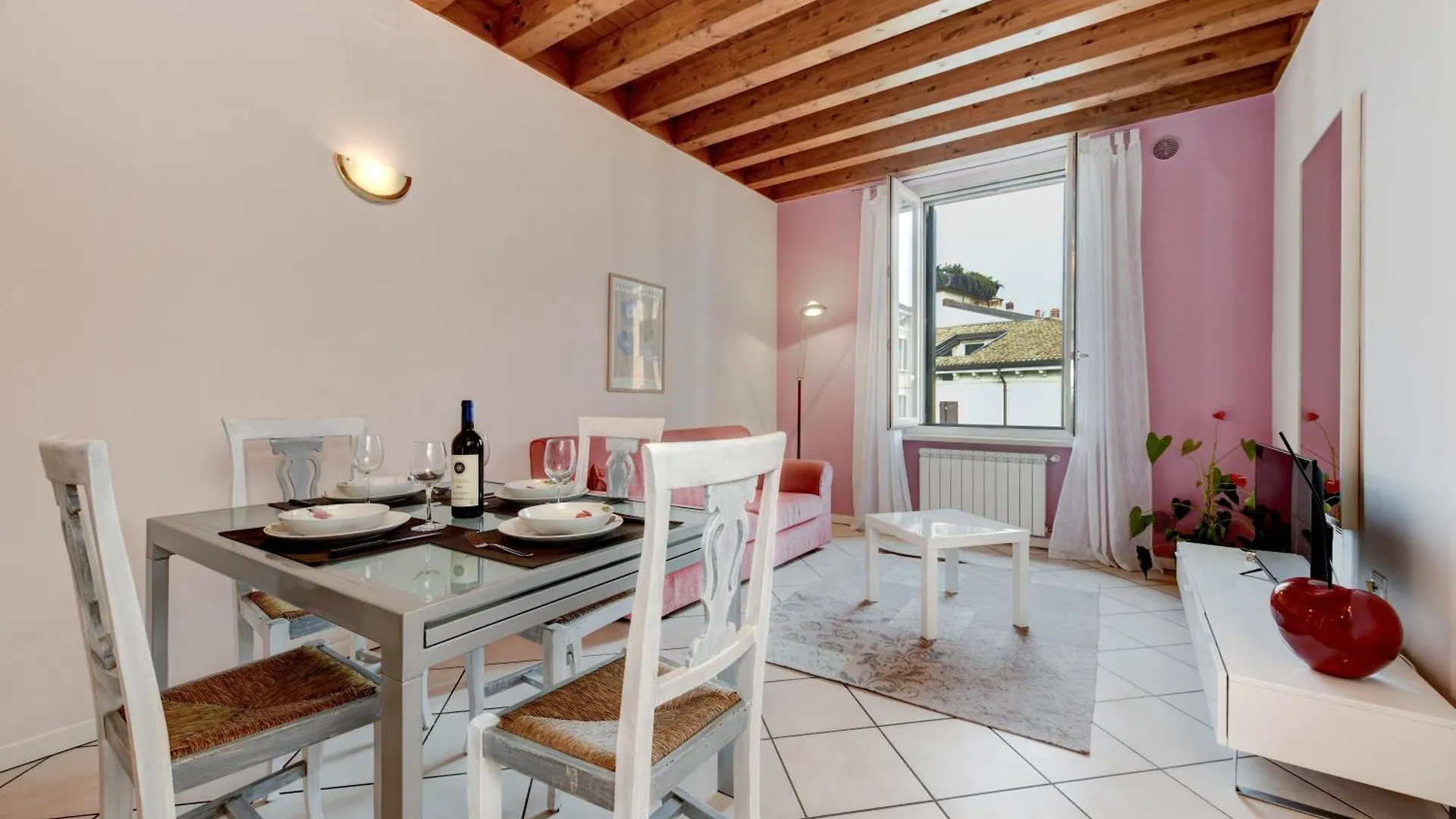 **** Aparthotel Flowers Apartments Desenzano del Garda Italy