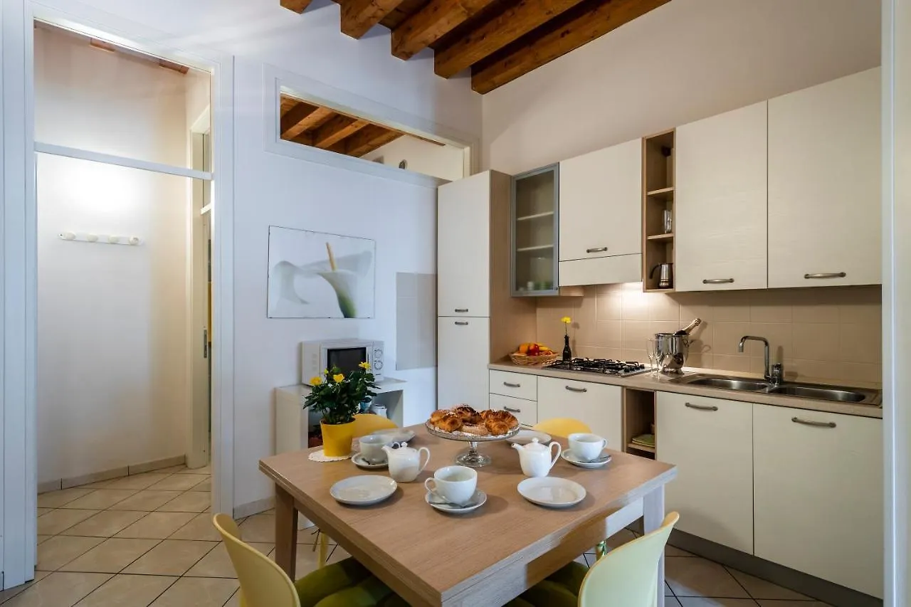 Flowers Apartments Desenzano del Garda Italy