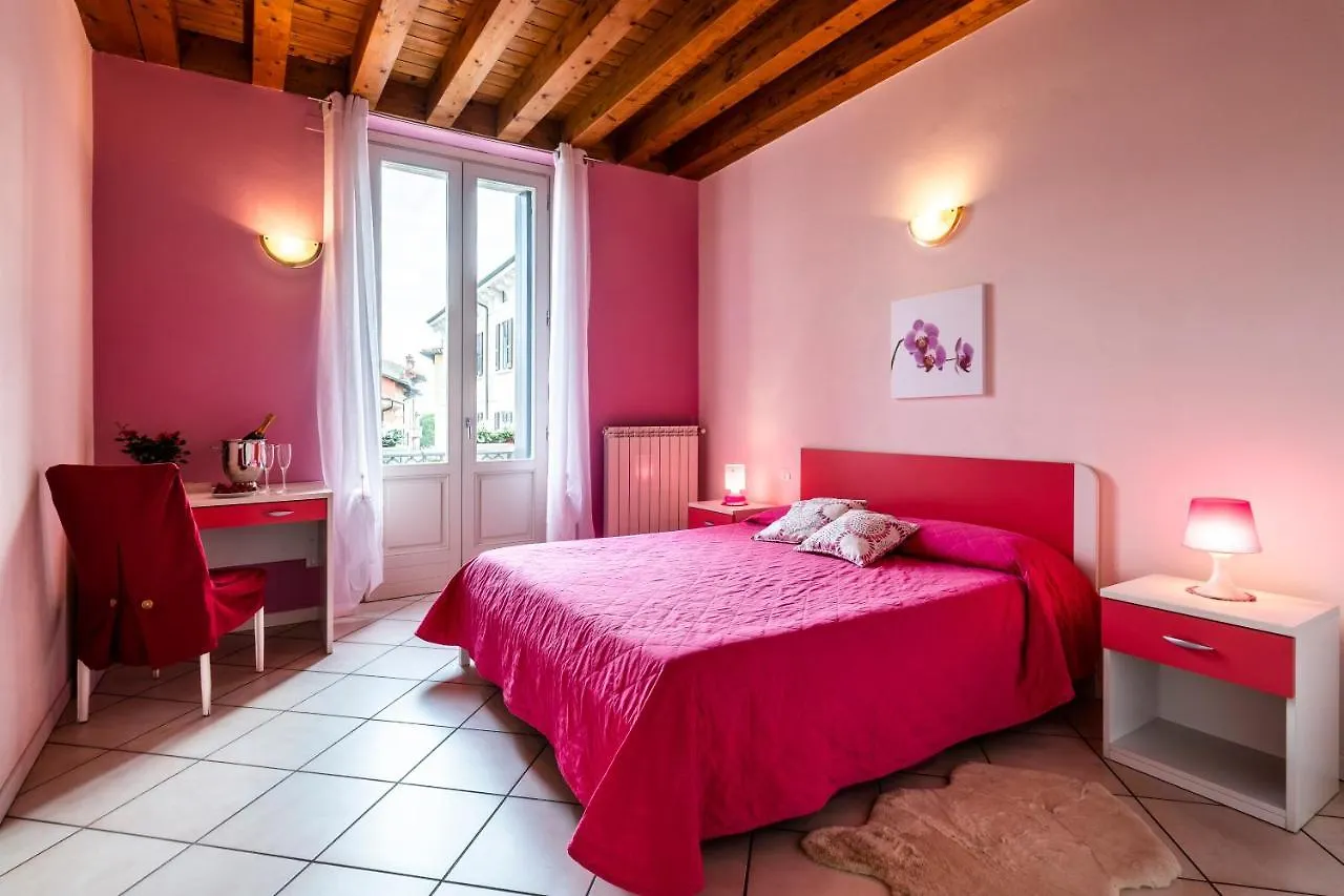 Flowers Apartments Desenzano del Garda Aparthotel