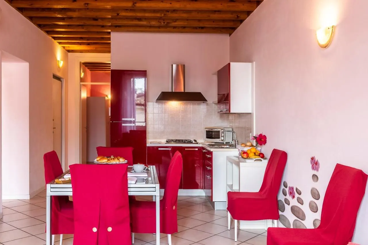 Flowers Apartments Desenzano del Garda Aparthotel