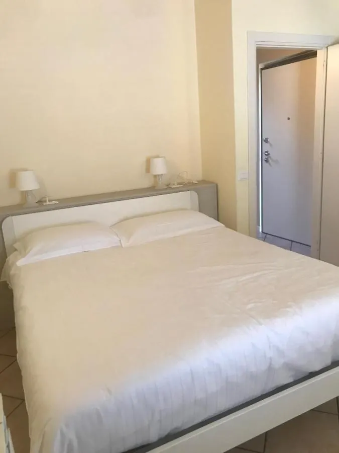 Flowers Apartments Desenzano del Garda Aparthotel