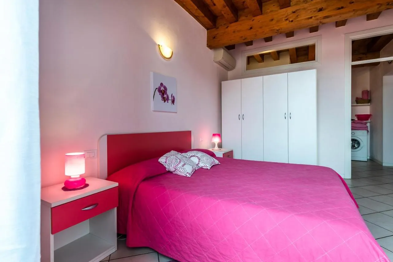 **** Aparthotel Flowers Apartments Desenzano del Garda Italy