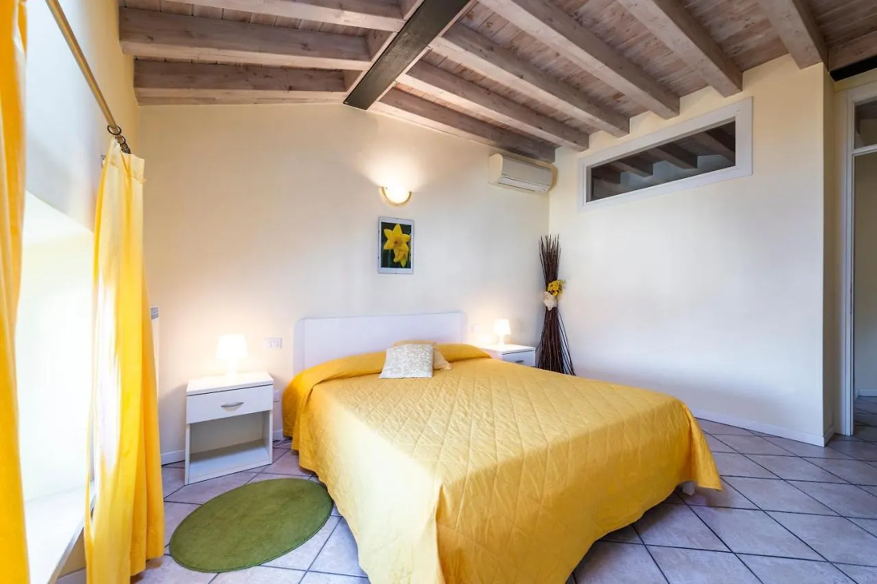 Aparthotel Flowers Apartments Desenzano del Garda