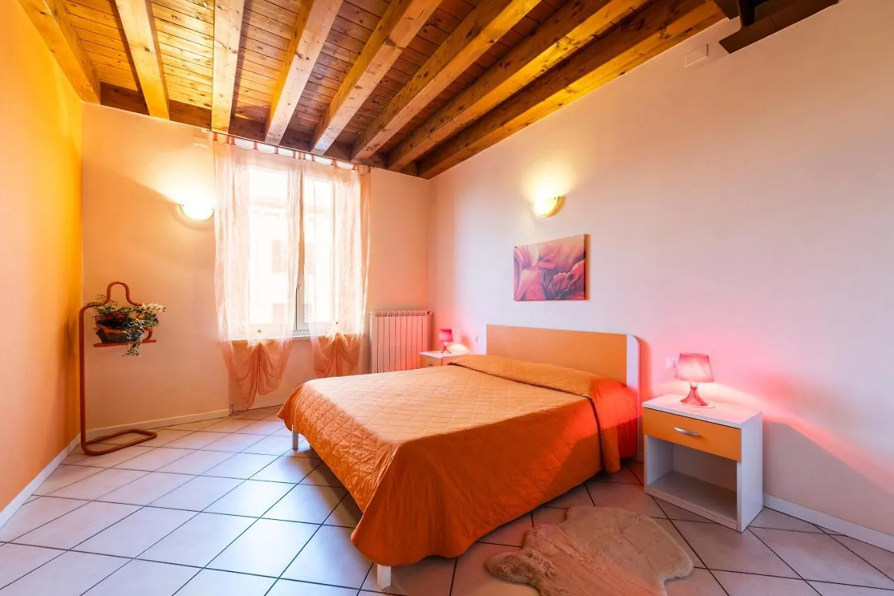 Flowers Apartments Desenzano del Garda Aparthotel