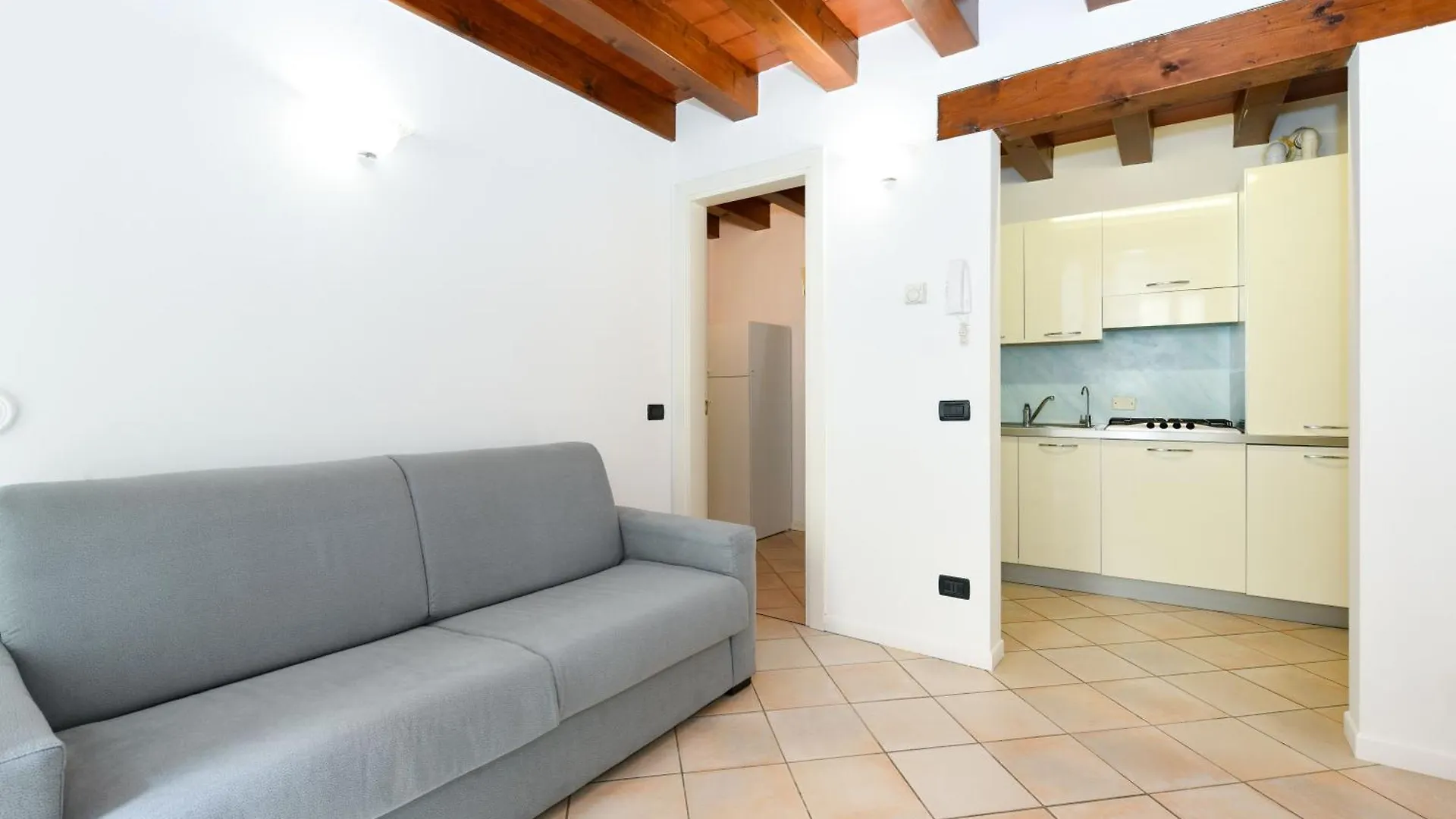 Flowers Apartments Desenzano del Garda Aparthotel