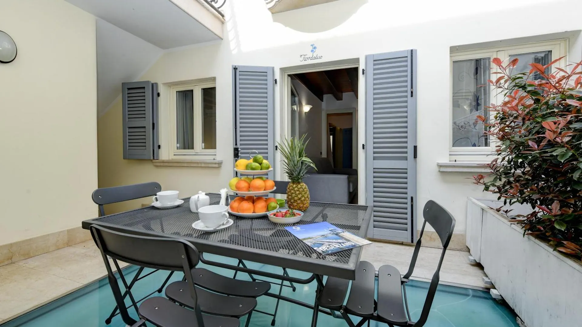 **** Aparthotel Flowers Apartments Desenzano del Garda Italy