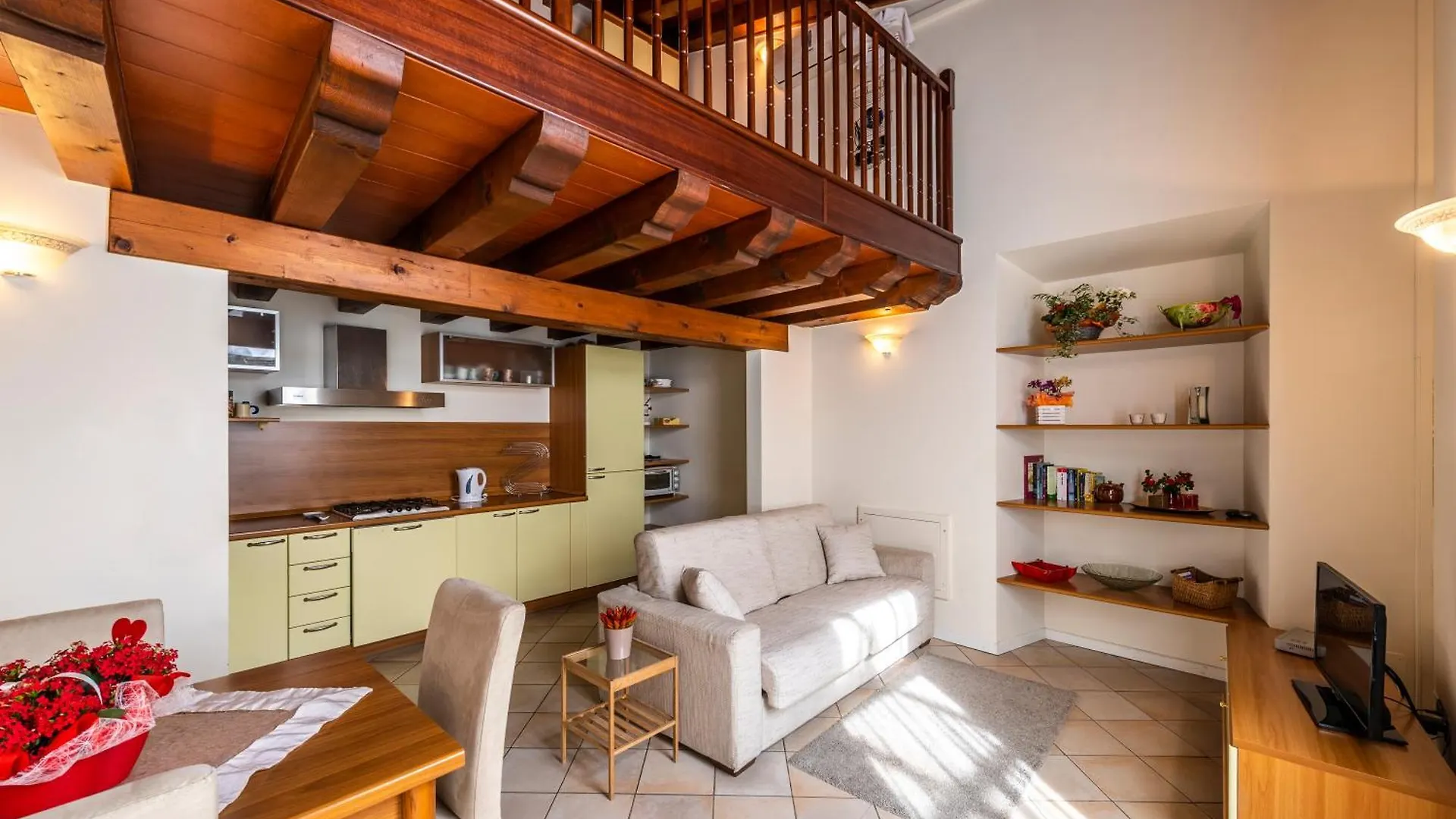 Aparthotel Flowers Apartments Desenzano del Garda