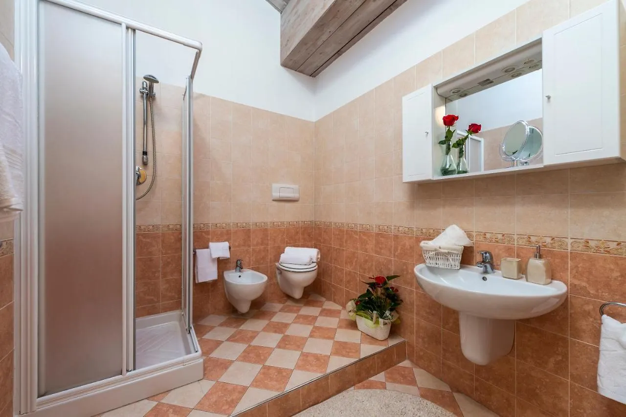 Flowers Apartments Desenzano del Garda Aparthotel