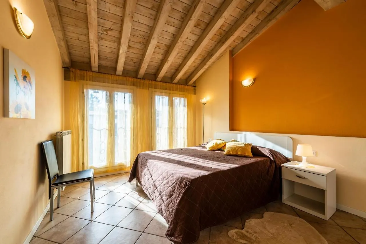 **** Aparthotel Flowers Apartments Desenzano del Garda Italy