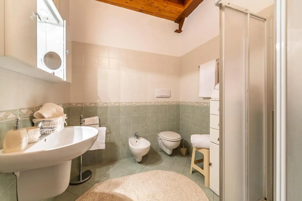 Flowers Apartments Desenzano del Garda Aparthotel