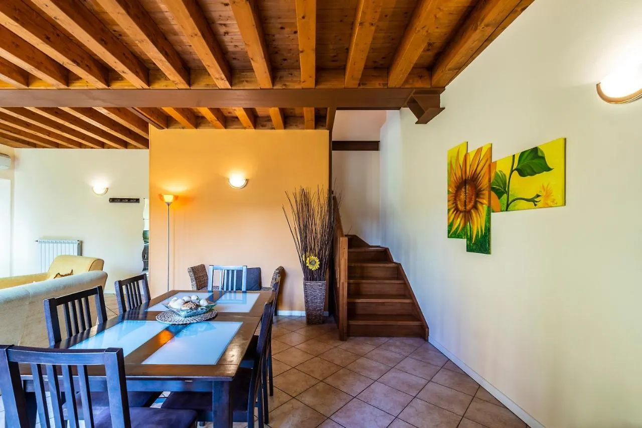 Aparthotel Flowers Apartments Desenzano del Garda